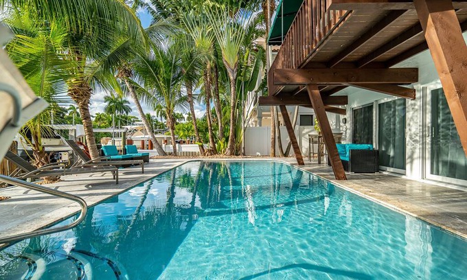 Hendricks and Venice Isles House | PRIVATE OASIS 4 BEDROOM- 3 BATH FOR 8 GUESTS
