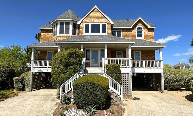 Ocean Hill House | V1233- Beautiful! 5 BRs, Private Pool, Hot Tub, Pool Table and Dog Friendly!