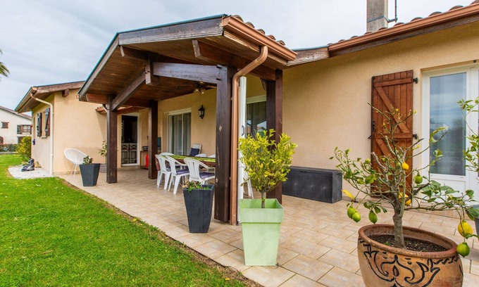 Saint-Martin-de-Seignanx House | Vacation home Océane by Interhome