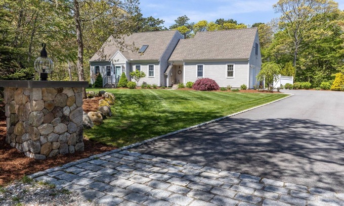 Northwest Harwich House | Vacation Getaway- Salt Water Pool, Firepit, Outdoor Bar/Kitchen.
