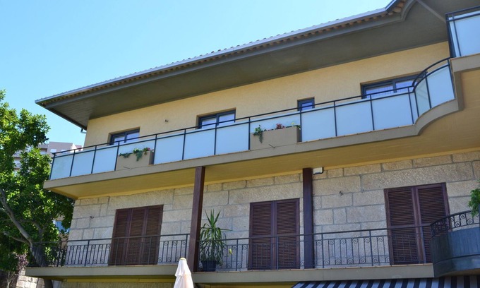 Beijos House | Vacation home with leisure room and garden!
