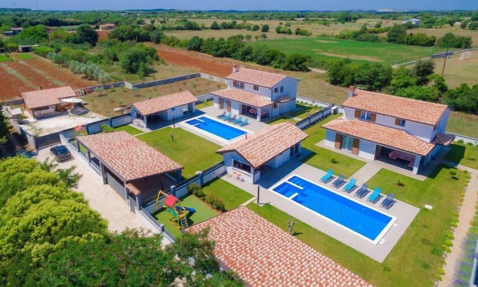Liznjan House | Vacation home Alba by Interhome
