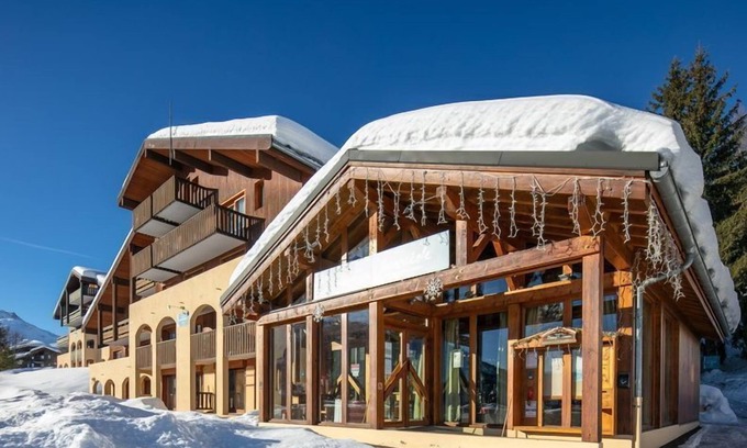 Doucy-Combelouviere Apartment | Valmorel | Studio for 3 + Ski-in, Ski-out!