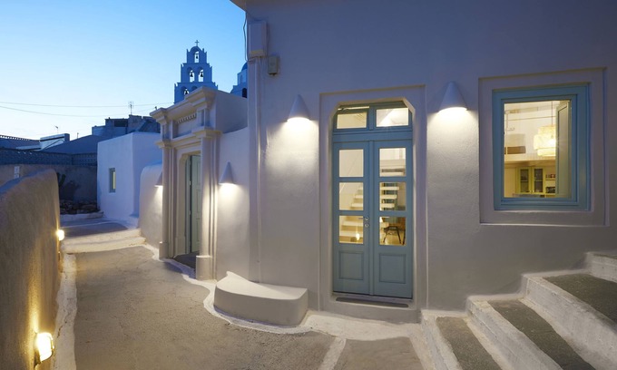 Pyrgos House | Valsamo Suites