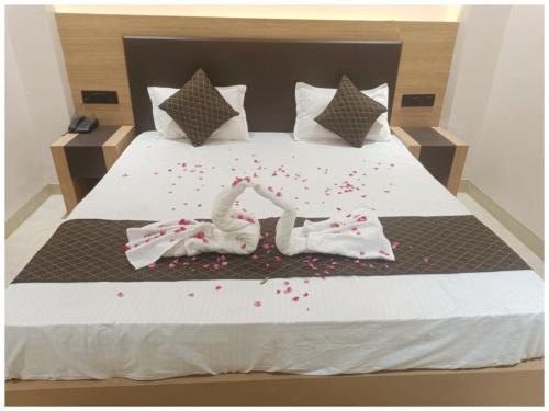 Varanasi House | VARANASI HOTEL R-U-D-R-A-M NEAR KASHI VISHWANATH TEMPLE AND GANGA GHAT - Fully Air Conditioned Rooms - #Wifi #Lift #Parking Available - A Premium Hotel In VARANASI