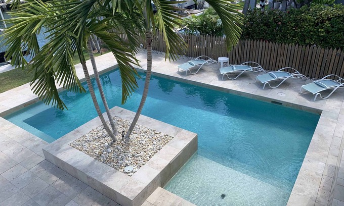 Venetian Shores House | Venetian Shores 20K boat lift 28 day Minimum, .