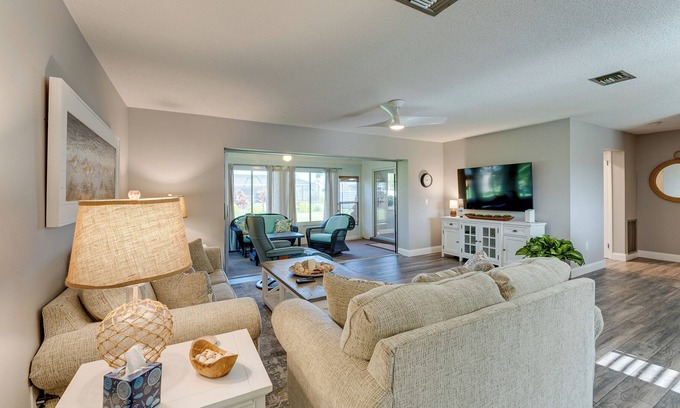 Venice Groves House | Venice Residence: 6 Mi to Manasota Key Beach!