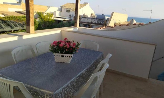 Donnalucata Apartment | Veranda Nasca
