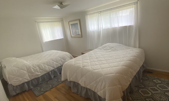 Lava Hot Springs Cottage | Very clean and quiet place. Close to golf course and hot springs