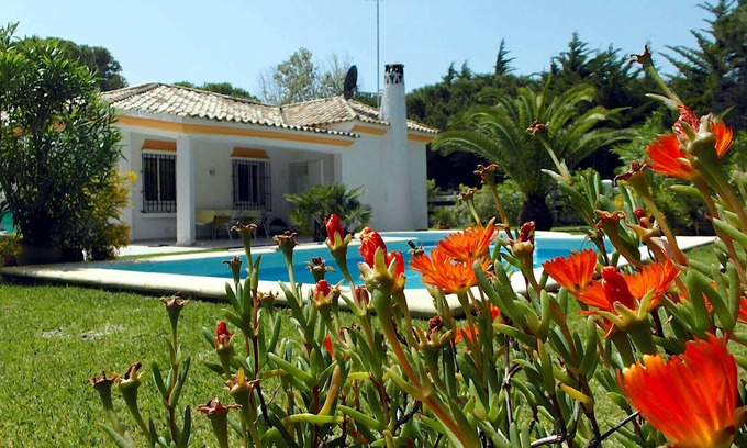 Cabo Roche House | Very comfortable vacation home with well-kept garden and private swimming pool.