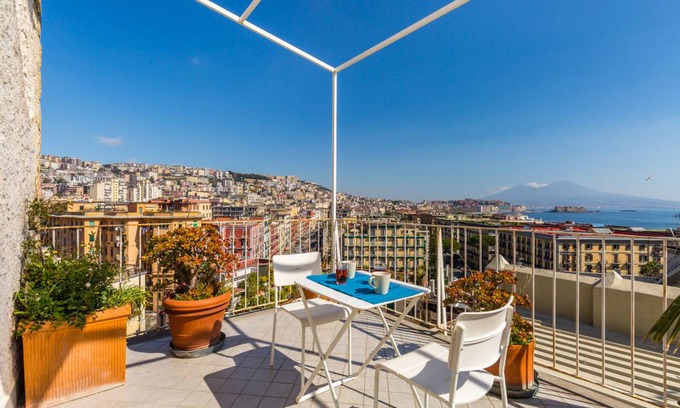 Mergellina Apartment | Vesuvio Apartment with Sea view
