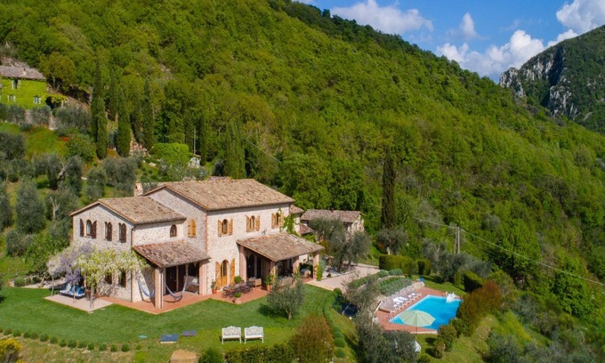San Giovanni del Pantano House | Villa in Umbria with Private Pool and Valley Views