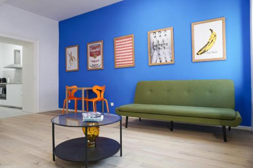 Hernals Apartment | Vibrant Design Apartments - Full Kitchen - Wi-Fi - 18 Mins to City Centre