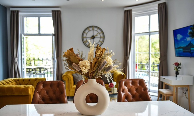 Leamington Spa Apartment | Victoria Colonnade ApartHotel