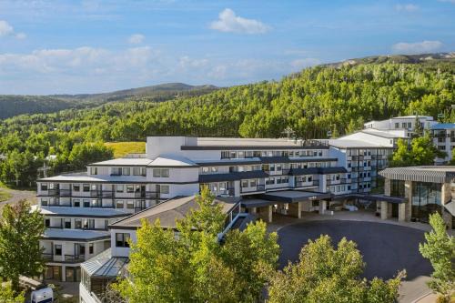 Snowmass Village Resort | Viewline Resort Snowmass, Autograph Collection