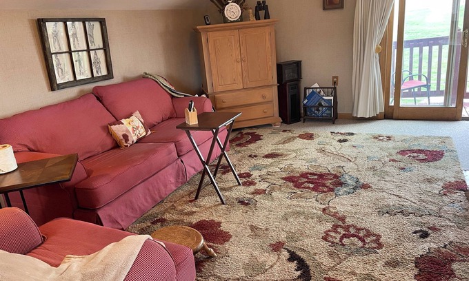 Bozeman Apartment | Views, views, views!nCute apartment for 2!nIt is as if you are in a fire tower!