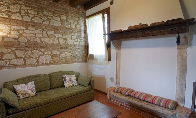 Longare Apartment | Vigneti apartment with two bedrooms and one bathroom on the second floor (apartment 5)