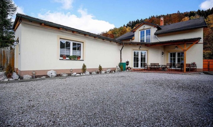 Svoboda nad Upou Ski Chalet | Vila Lumina - Five Bedroom Chalet, Sleeps 14