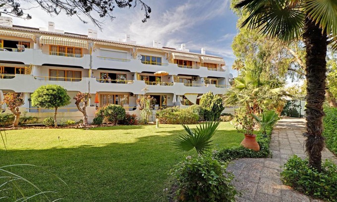 Cavacos Apartment | Vilamoura Stylish with Pool by Homing