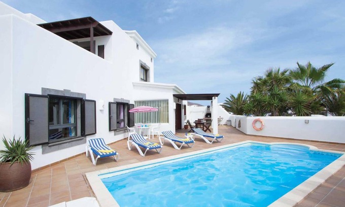 Montana Roja Villa | Villa ∙ 4 bedrooms ∙ 8 guests