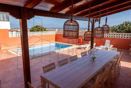 Geafond Villa | Villa Atlantic Ocean Private Pool Corralejo By Holidays Home