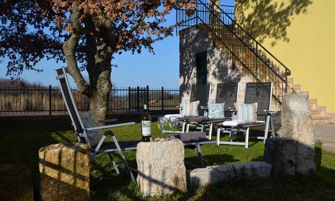 Mugeba House | Villa Aurelia House 1 in Porec with private garden