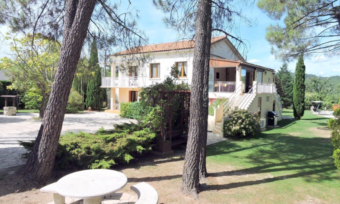 Aubenas Villa | Villa Bella Propriete SUR 2500 M2 Arborés Avec Piscine