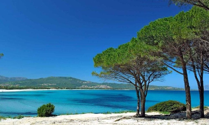 Limpiddu House | Villa between the hills and the sea