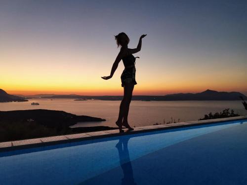 Apokoronas Villa | Villa Cassandra - A breathtaking view of Souda-Chania bay and the White Mountains