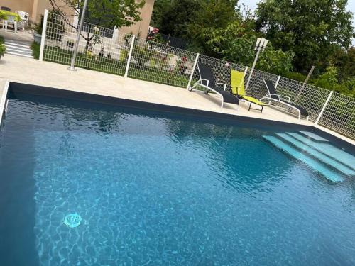 Carpentras House | Villa climatisé avec piscine et jacuzzi