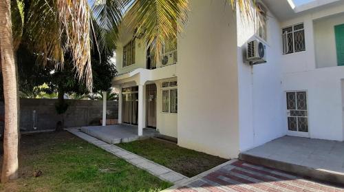 Wolmar Villa | Villa de luxe avec piscine a 200m de la plage