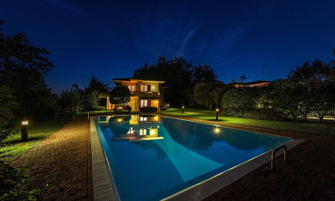 Soiano del Lago Villa | Villa dei Salici con piscina by Wonderful Italy