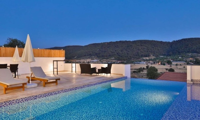 Sarıbelen House | Villa Duruk 1 bed villa with pool, breakfast included