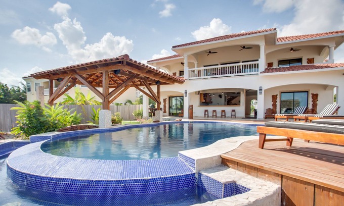 Placencia House | Villa Groovy Gecko, Awesome 5 bedroom ocean beach front villa with private chef