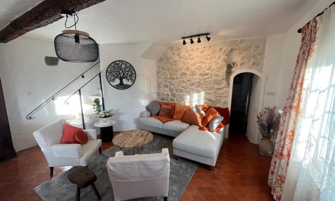 Antibes Villa | Villa Harmonie - unique provençal charm