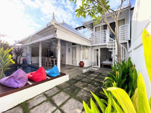 Berawa Villa | Villa Helenia Canggu - 3BR Pool - 4 min to Finns