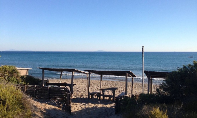 Roccamare Villa | Villa in Roccamare with private beach and garden