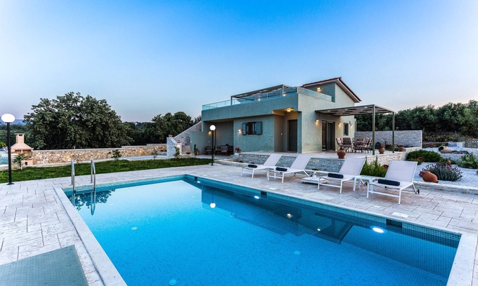 Prines Villa | Villa Iokasti, sea view with heated pool, 5 min walking from Atsipopoulo center