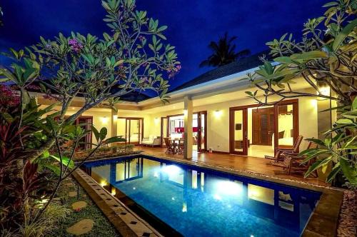 Senggigi Villa | Villa Mantika