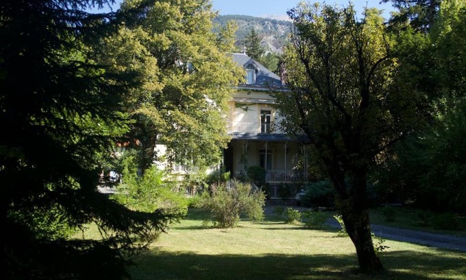 Barcelonnette Apartment | Villa Mexicaine "Le Châtelet"