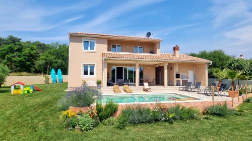 Valdebek Villa | Villa Mira