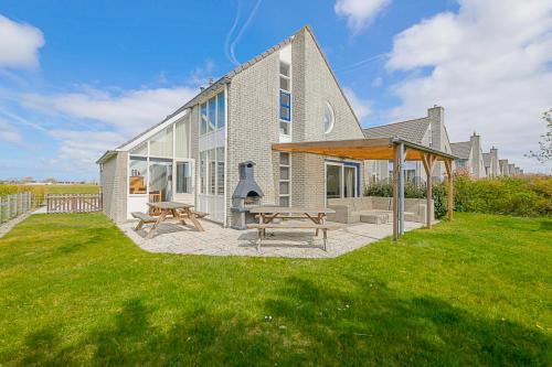 Julianadorp aan zee House | Villa Mooy met sauna - Landal park Ooghduyne Julianadorp aan Zee