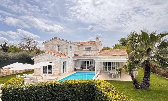 Stifanici Villa | Villa Nina Porec-Baderna-Rakovci, sea view, private pool, 1000m2 plot