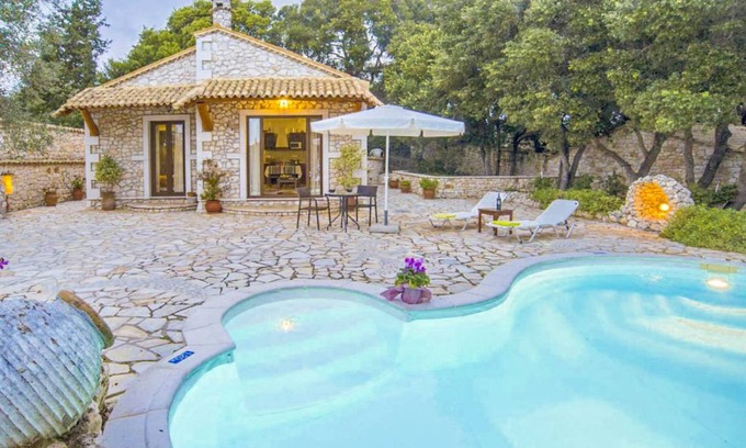 Ieromonachos Villa | Villa Nionios: Large Private Pool, Walk to Beach, Sea Views, A/C, WiFi