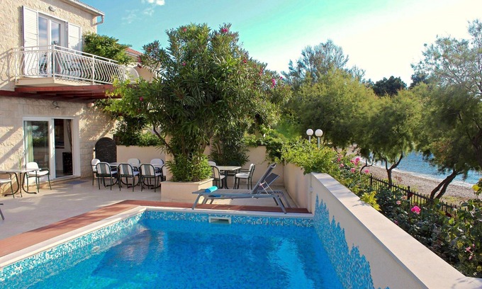 Mirce Villa | Villa on Brac with pool, walk to town and on the beach, Croatian villa on the beach
