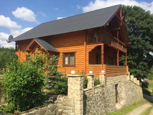 Mykulychyn Cabin | Villa PidStromom