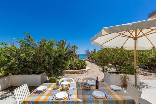 Torre Lapillo House | Villa Sara by BarbarHouse