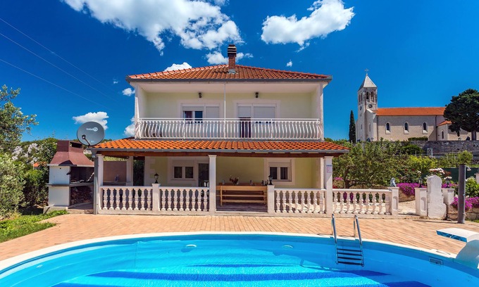 Omis Villa | Villa Senchi with private pool, suitable for 8 people