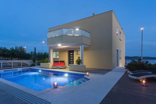 Kastel Gomilica Villa | Villa-Split-Luxury-Heated salt water Pool-up to 3 family