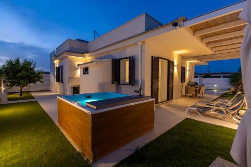 Santa Maria del Focallo Villa | Villa Teresann con Jacuzzi riscaldata